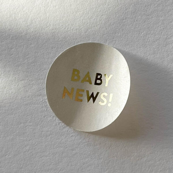 Beige sluitzegel, goud BABYNEWS